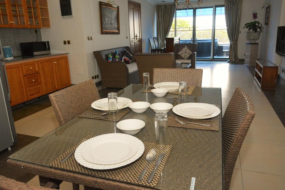 Bur Nas Beach Luxury Suite Pereybere Beach Zewnętrze zdjęcie